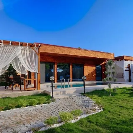 Detached With Private Pool In Goecek Inlice וילה פאטהיה