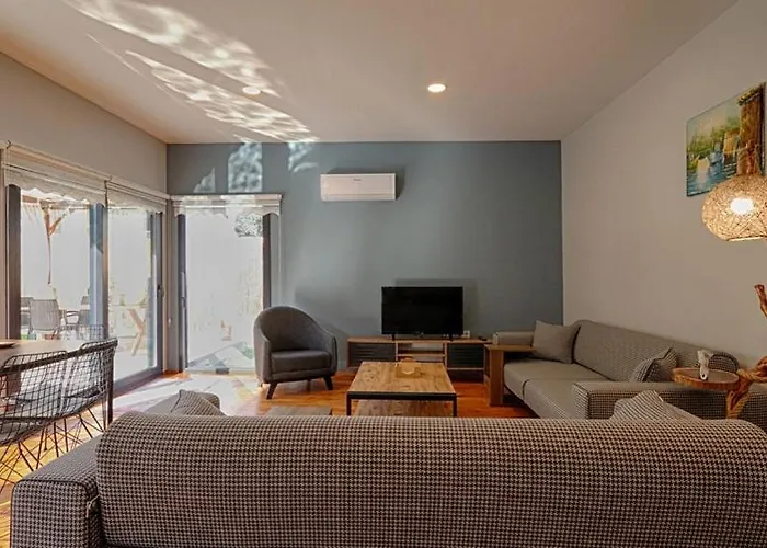 Detached With Private Pool In Goecek Inlice