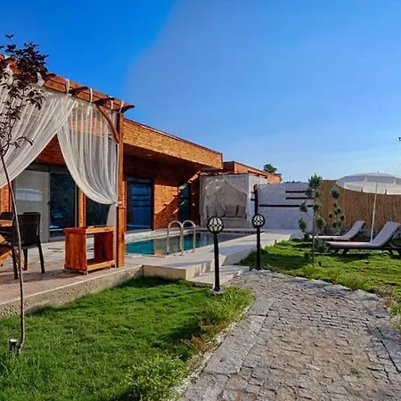Vila Detached With Private Pool In Goecek Inlice *