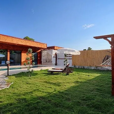 빌라 Detached With Private Pool In Goecek Inlice *
