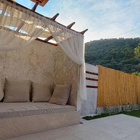 Detached With Private Pool In Goecek Inlice 빌라 페티예