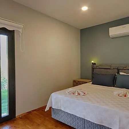 Detached With Private Pool In Goecek Inlice *