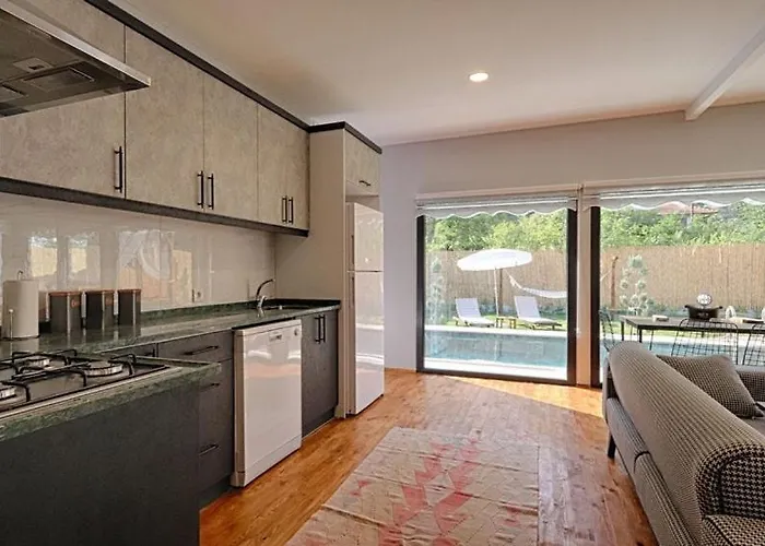 Detached With Private Pool In Goecek Inlice *